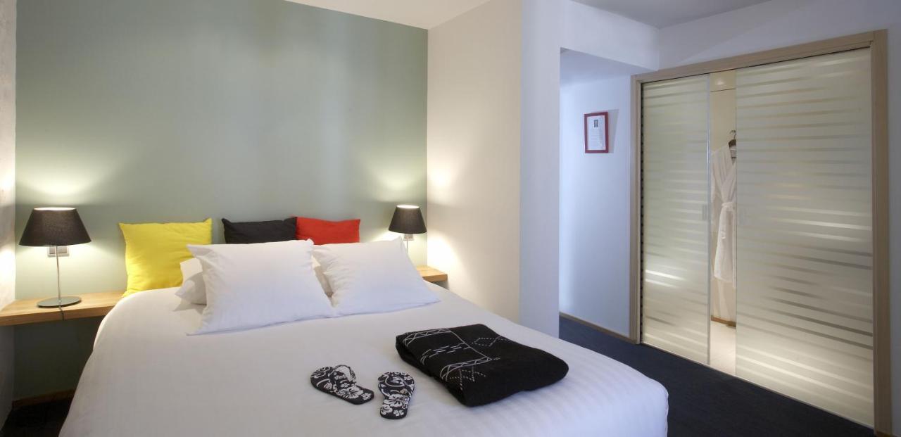 Design Hotel Des Francs Garcons Saint-Sauvant  ภายนอก รูปภาพ