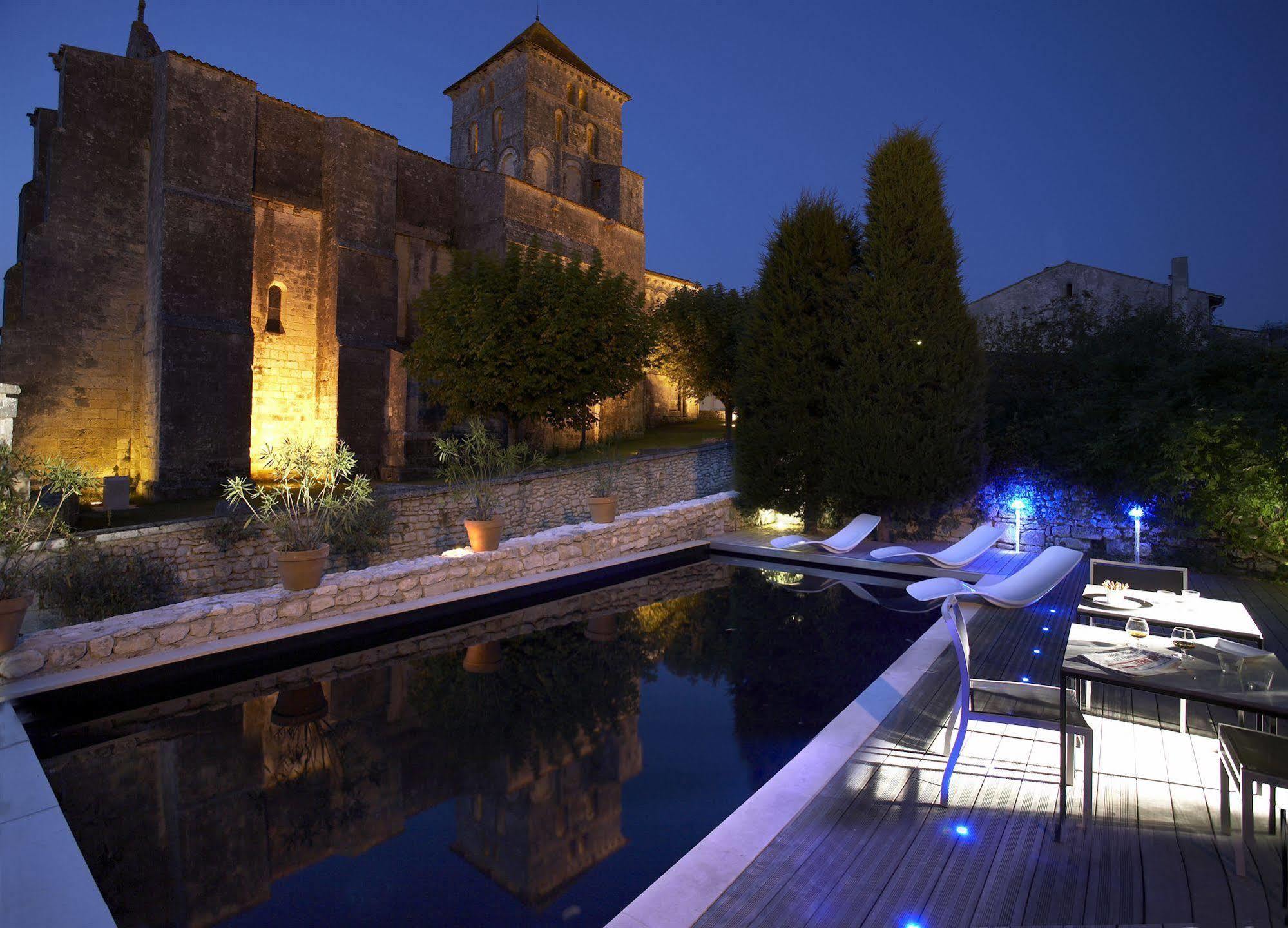 Design Hotel Des Francs Garcons Saint-Sauvant  ภายนอก รูปภาพ